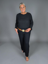 Lade das Bild in den Galerie-Viewer, PANTS MADDIE BLACK HOT LAVA

