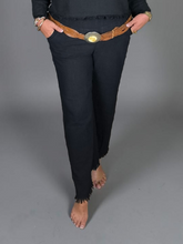 Lade das Bild in den Galerie-Viewer, PANTS MADDIE BLACK HOT LAVA
