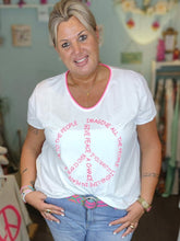 Lade das Bild in den Galerie-Viewer, T-SHIRT &quot;JOHN LENNON SONGS - GIVE PEACE A CHANCE&quot; WEISS PINK ONE SIZE
