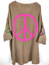 Lade das Bild in den Galerie-Viewer, PULLOVER WOLLMIX &quot;PEACE&quot; CAMEL ONE SIZE
