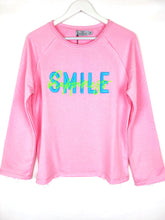 Lade das Bild in den Galerie-Viewer, PULLOVER ZWILLINGSHERZ LISA &quot;SMILE HAPPINESS&quot; ROSA ONE SIZE
