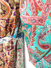 Lade das Bild in den Galerie-Viewer, KIMONO &quot;BE FABULOUS TODAY&quot; PAISLEY MULTICOLOR ONE SIZE
